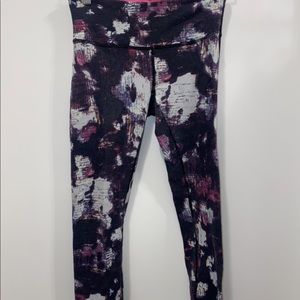 Lululemon Cloth Purple Leggings. Size 6